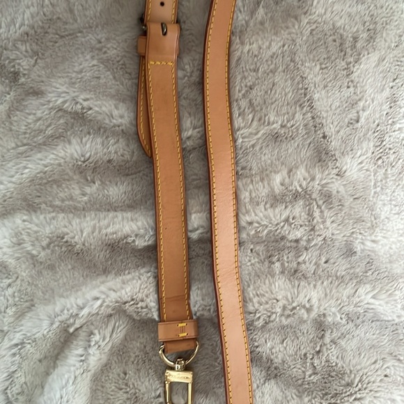 Louis Vuitton luggage strap - Picture 11 of 17